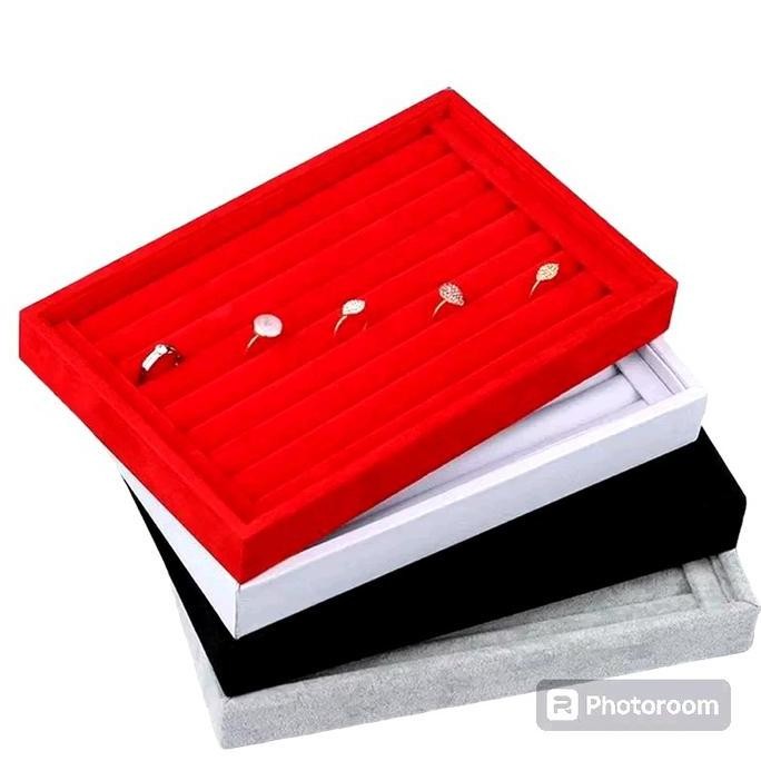 Display Cincin // Nampan Display cincin Beludru  Ukuran 25x35cm Abu Merah