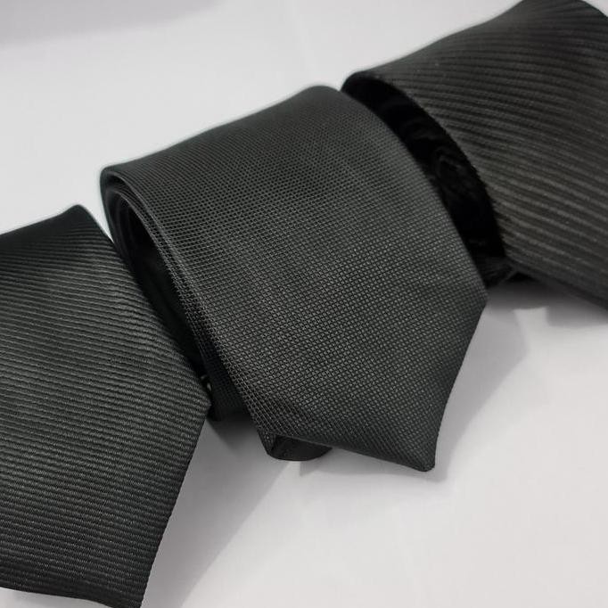 Dasi Hitam pria motif salur murah