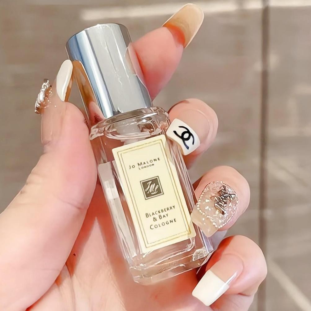 Um57 gd-12 Seven Little Fortunes Sample Parfum Set/ Dior J'adore D'eau/ Gucci Bloom EDT/ Chanel No.5