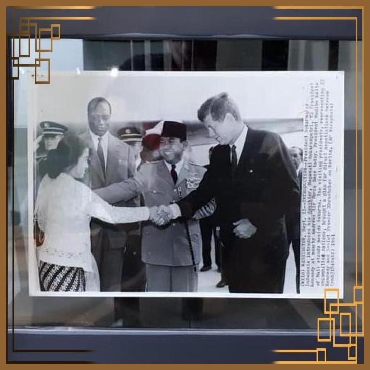 [CNC] FOTO JADUL PRESIDEN SOEKARNO PRESIDEN KENNEDY MEGAWATI SOEKARNOPUTRI