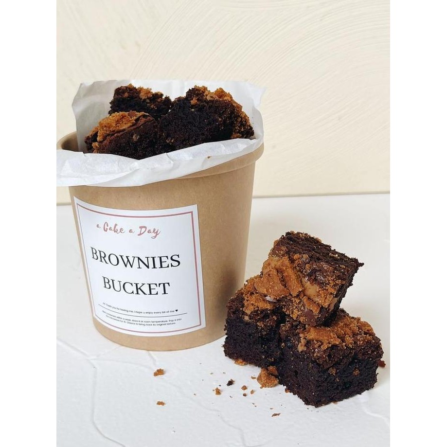 

Brownies Panggang Bucket a Cake a Day 12oz BISCOFF