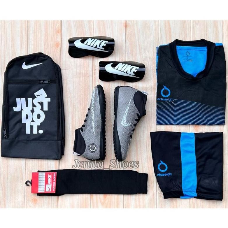 Sepatu Futsal Model Boots Pria Bonus Baju