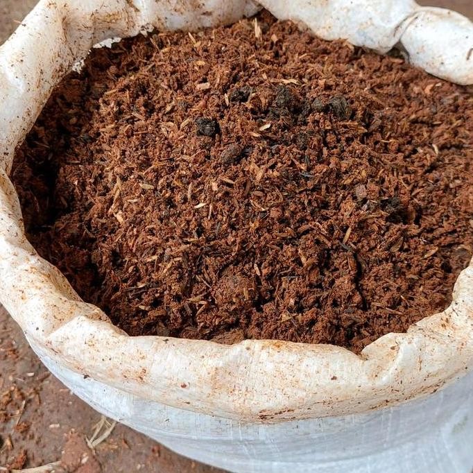 

Terlaris Media Tanam Tanah Merah Super Campur Pupuk Kandang Kambing, Humus Dan