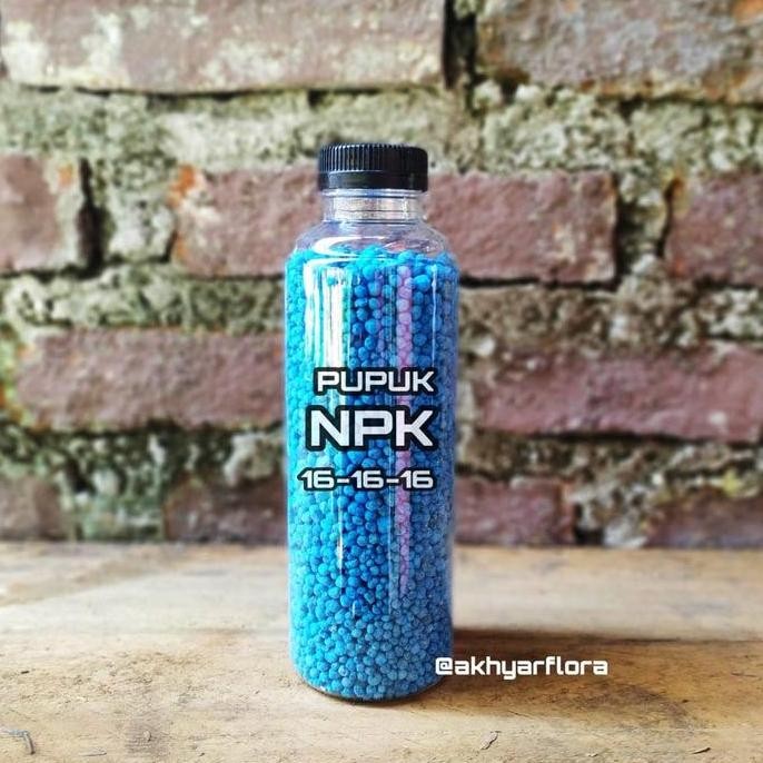 

Terlaris Kemasan Botol Pupuk Npk Mutiara 250 Gram Penyubur Tanaman