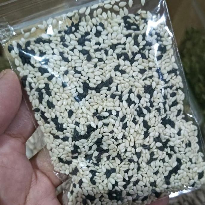 

Terlaris [Mentah] Wijen Hitam Putih Campur