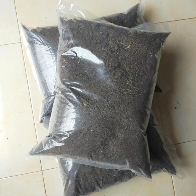 

Terlaris Pupuk Organik Kandang Kambing Halus Repacking 2,5 Kg