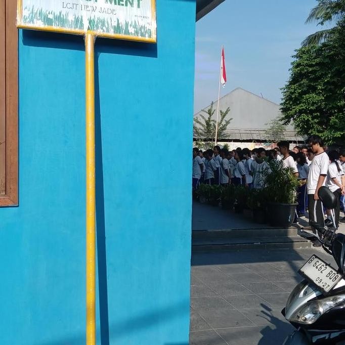 

Tiang Besi Papan Nama Jalan