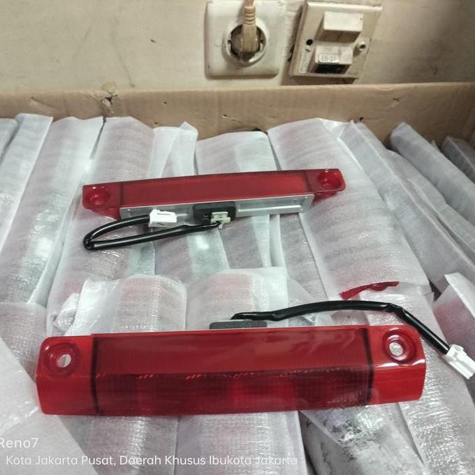 lampu spoiler Avanza Agya Ayla Xenia 2012 2013 2014 2015 2016 2017 18