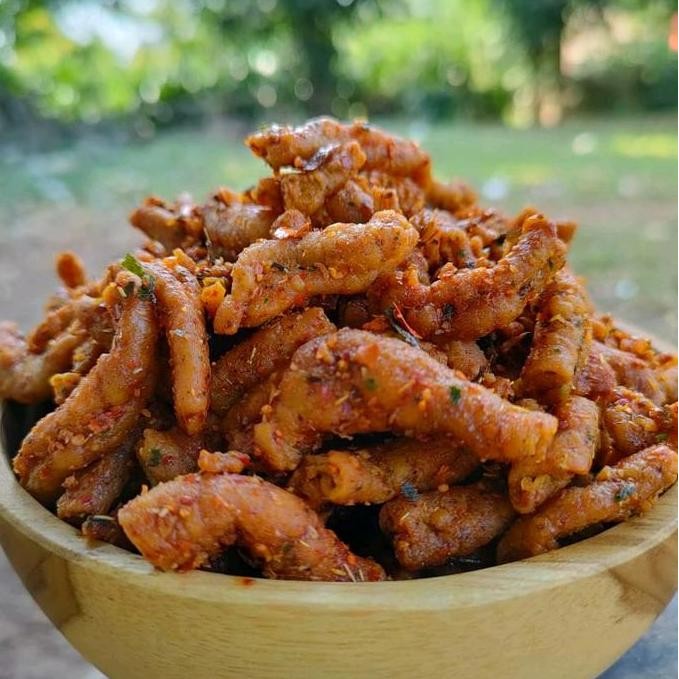 

HIW kripik usus pedas daun jeruk 500gr cemilan food snacks keripik Makanan crispy