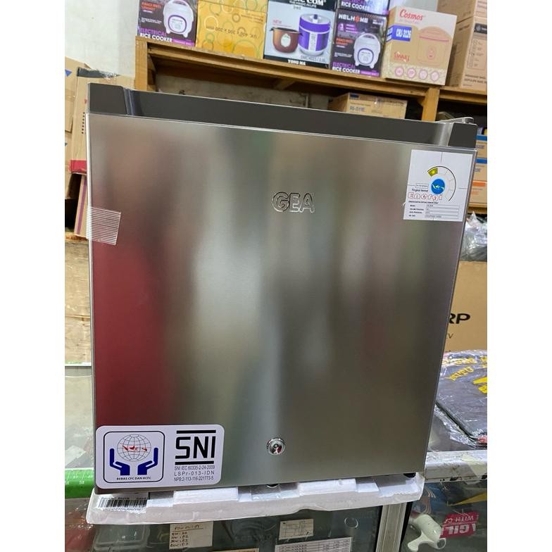 GEA KULKAS PORTABLE MINI BAR GEA RS 06DR KULKAS MINI PORTABLE GEA