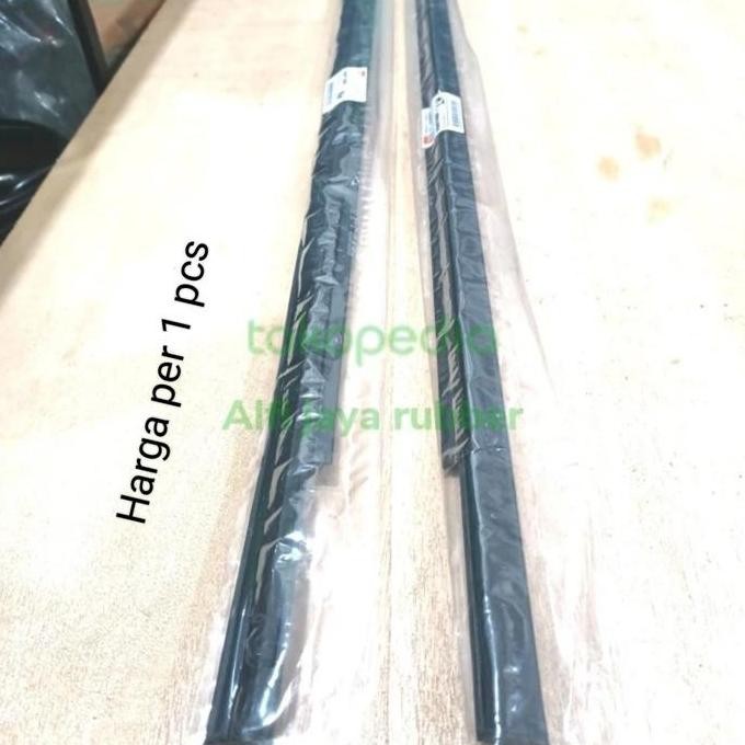 Pelipit Kaca Luar Tengah Panther Kotak / Panther Lama Murah