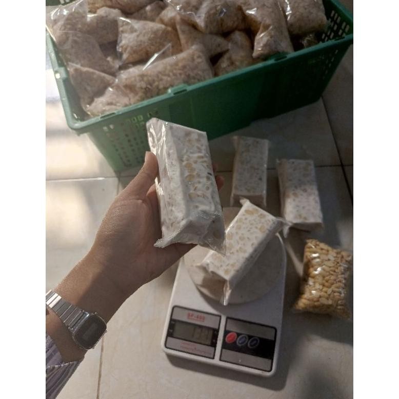 

Kualitas Terbaik Tempe Kedelai 100% Asli Tanpa Campuran Khas Nganjuk Jawatimur