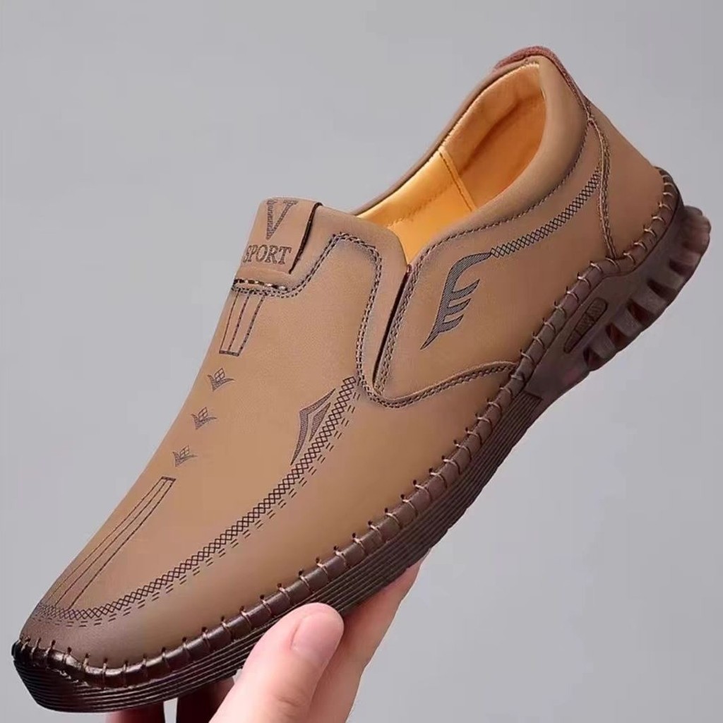 Sepatu Pria Kulit Asli Sol Lunak Berlubang Sepatu Clogs Sol Kulit Sapi Pria