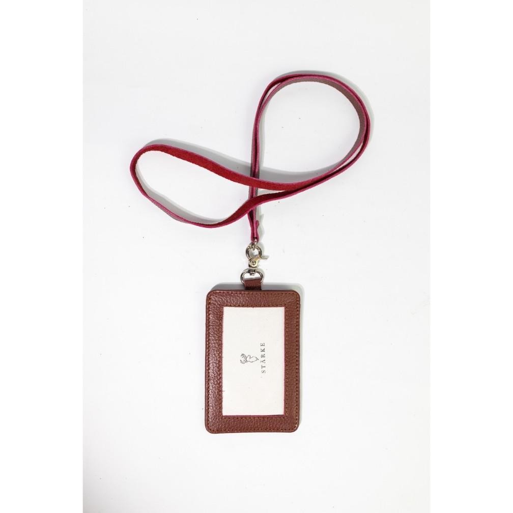 

LINDU Tempat Name Tag Bahan Kulit Asli STARKE Hustle Hog Maroon Tekstur