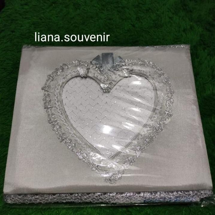 

Souvenir Pernikahan Buku Tamu Renda Love Warna Sierabu Abu Isi 2 Buku 1 Spidol