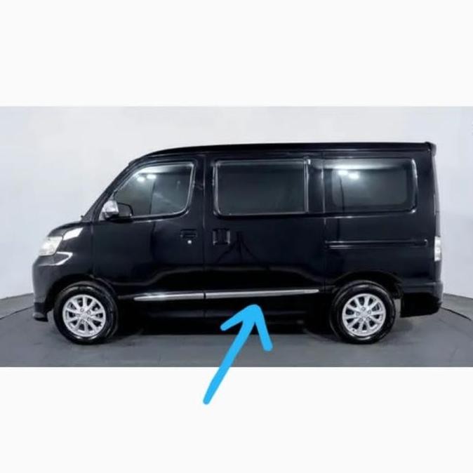 . List chrome pintu belakang samping sebelah kiri luxio