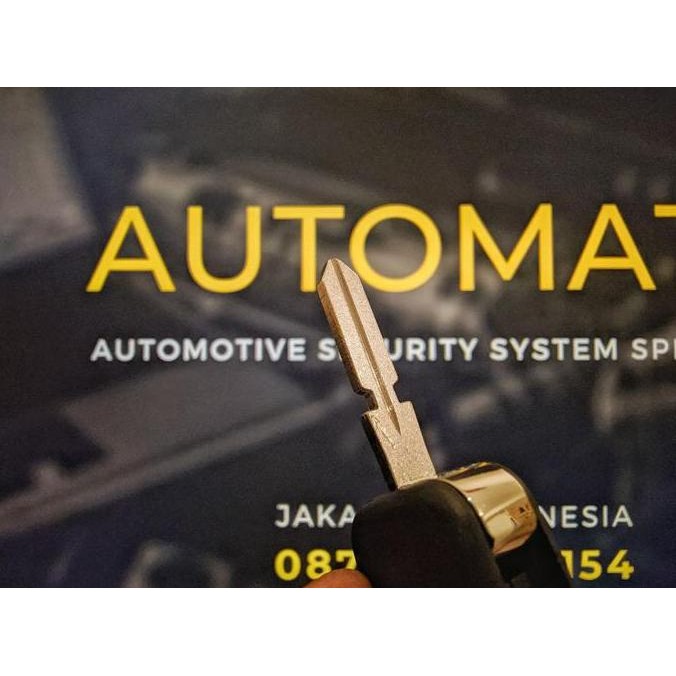 . Kunci Mercedes Benz Mercy W124 W210 W202 W140 OEM
