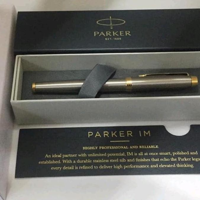 

TERBARU - Pulpen Parker Original IM Brushed Metal Roller Ball GT dengan Gratis Nama Ukir - Stationery