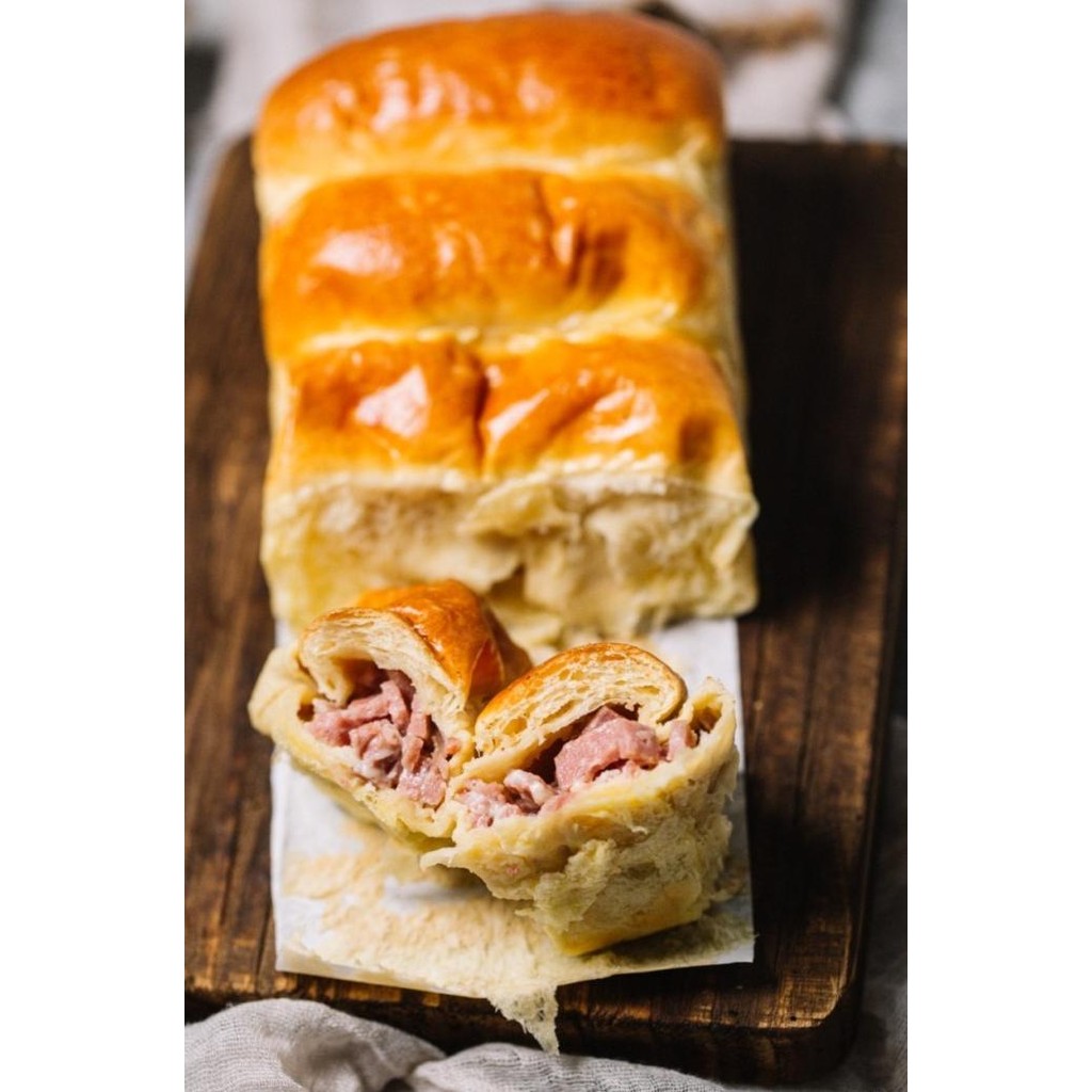 

(Expert) ROTI SOBEK SMOKE BEEF AND CHEESE