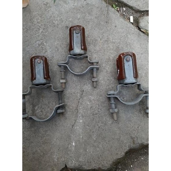 Tb Insulator Isolator Keramik Cantelan Jalur Kabel Tiang Listrik Jadul
