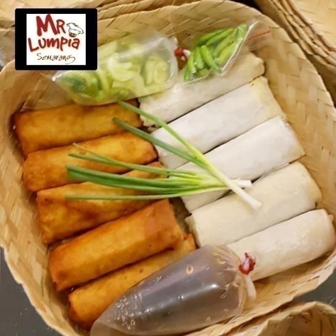 

Lumpia Semarang - Uk Besar (Paket Besek Isi 10 Biji)