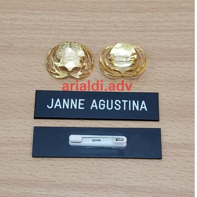 

READY satu set papan nama dada hitam dof ful dan pin korpri bolong peniti NEW