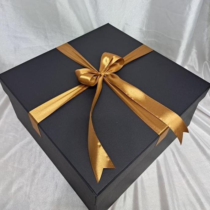

ready stock Kotak Kado + Kotak Hadiah + Gift Box + 30x30x10 cm + Kotak Medium + Berpita + Tanpa Pita