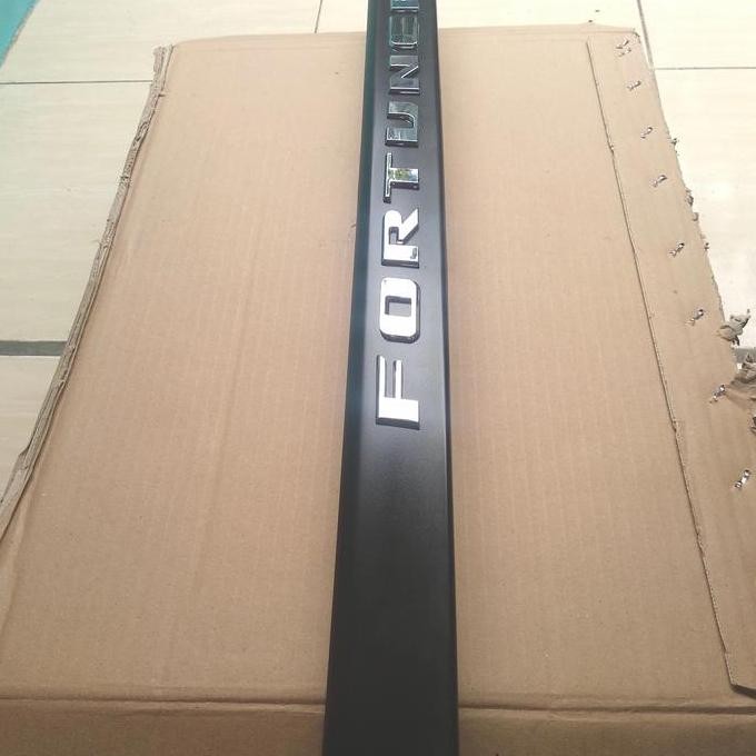 trunklid Toyota Fortuner 2005