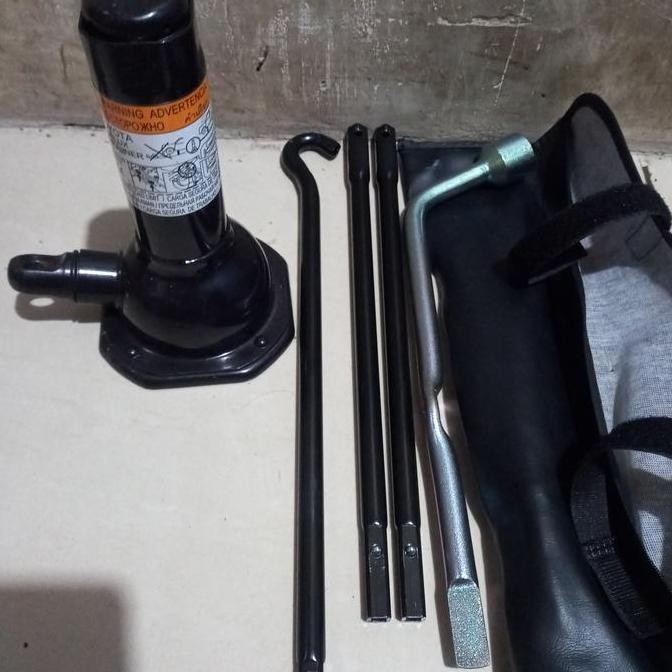 DONGKRAK MOBIL.HILUX.FORTUNER.ORI