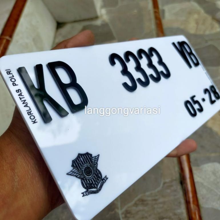 Variasi Plat Nomor Motor 3D Timbul Bahan Akrilik