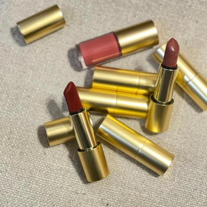 Lisa Eldridge Lipstick Velvet Luxuriously Lucent Insanely Saturated