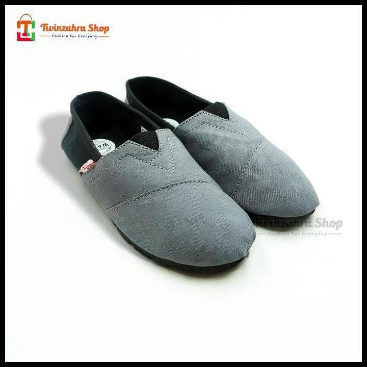 Terlaris Sepatu Slip On Pria Selop Casual Kasual Shoes Santai Kain Tanpa Tali Anti Slip Flat Abu Hit
