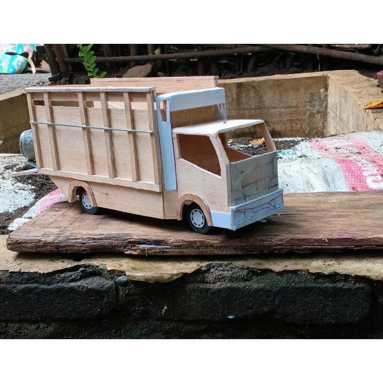 Mentahan Miniatur Truk Bisa Oleng,Pintu Belakang Bisa Terbuka, Free Lampu Led Flash Sale