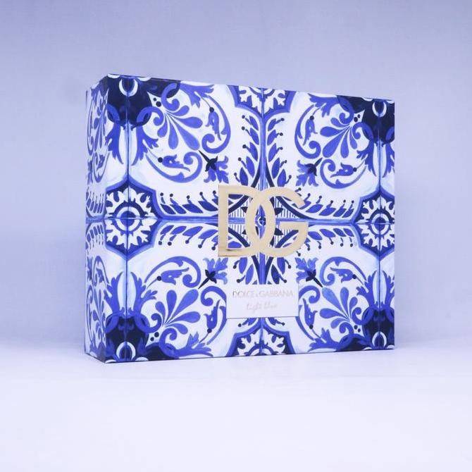 Dolce & Gabbana Light Blue Woman (Gift Set A) 100+10 Ml+ 50 Ml Parfum Wanita