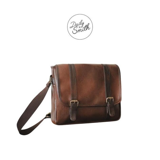 TUSCAN BAG from The Daily Smith Tas Selempang