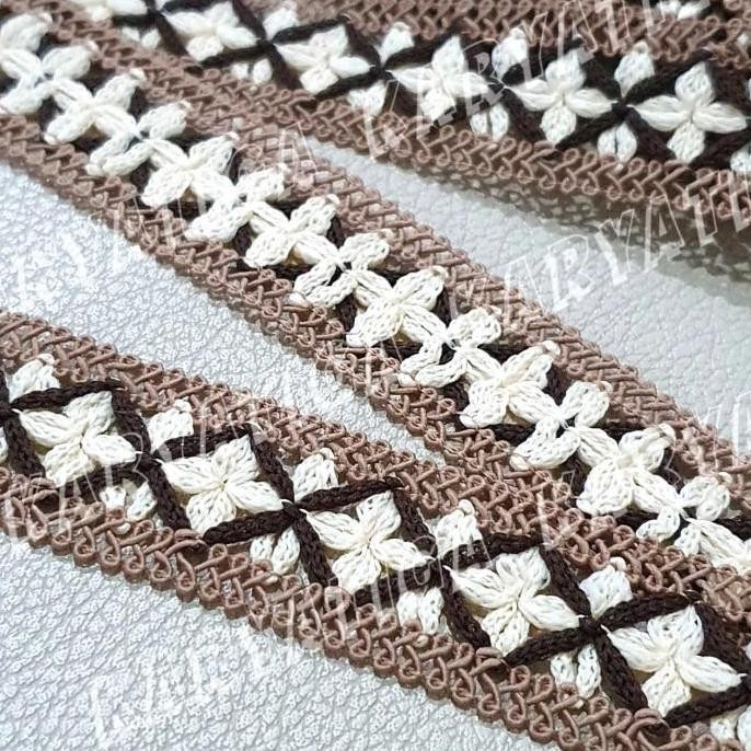 

Ready oke] Renda Silang Laba Laba Lebar 3.3 cm - Lis Coklat Susu (isi 20 Yard)