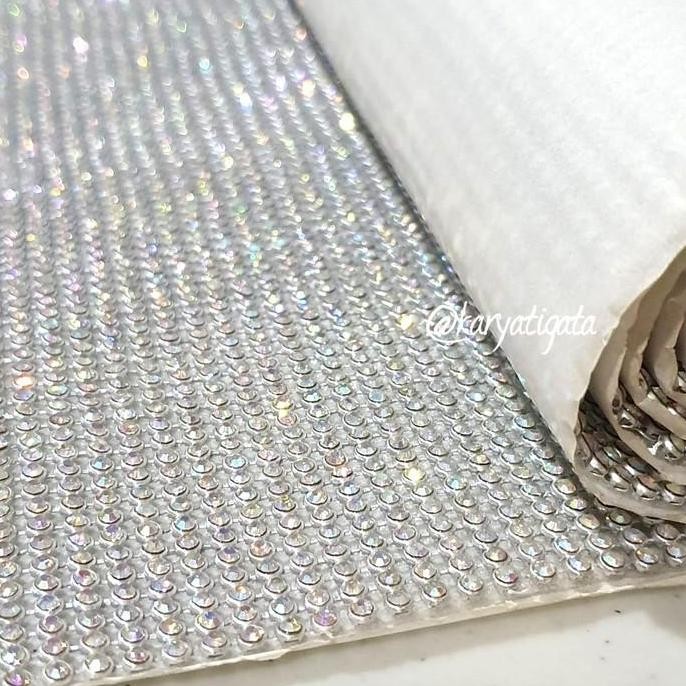 

@#@#@#] Aplikasi Diamond Tikar 142 Baris - Perak Pelangi (Panjang +/- 123 cm)