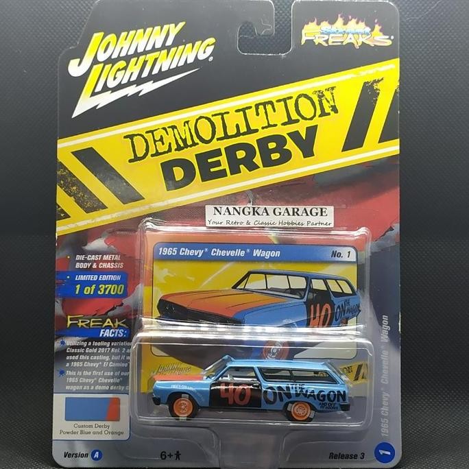 Johnny Lightning 1965 Chevy Chevelle Wagon Demolition Derby Street