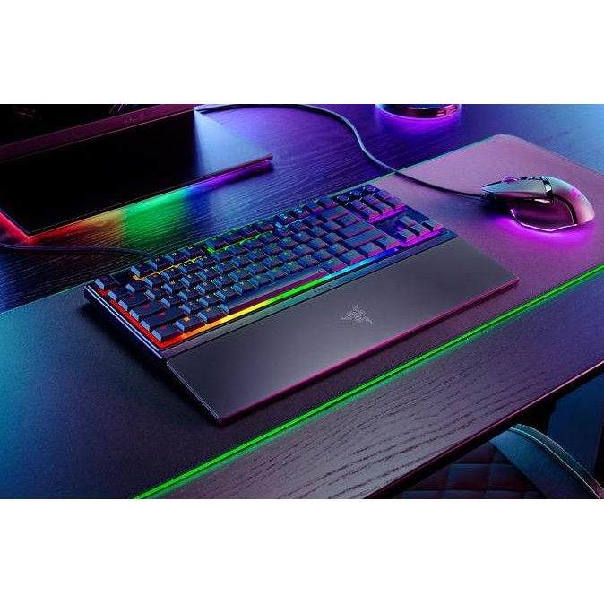 INSTAN RAZER ORNATA V3 TENKEYLESS - LOW-PROFILE RGB TENKEYLESS MECHA-MEMBRANE LARIS