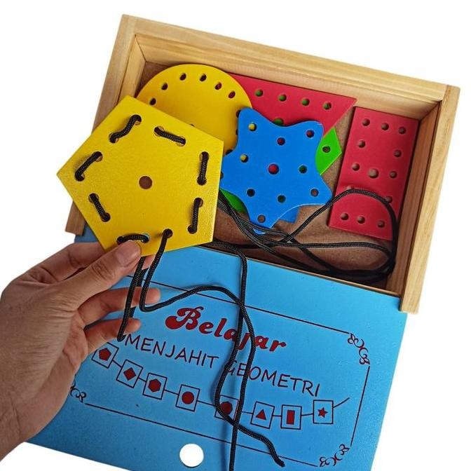 Mainan Edukasi Anak Mainan Kayu Set Menjahit Huruf Abjad Papan Jahit Huruf Tali Montessori Toys