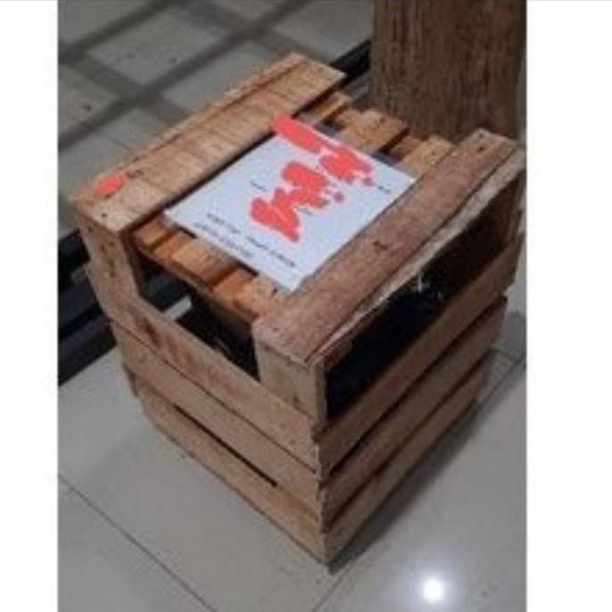 

packing kayu jumbo untuk pembelian resin 20 kg ( 5 kg 4 derigen)