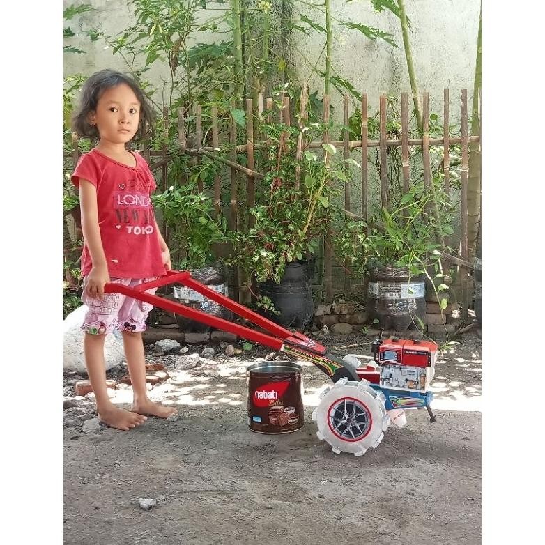 miniatur mainan edukasi traktor bajak sawah mini