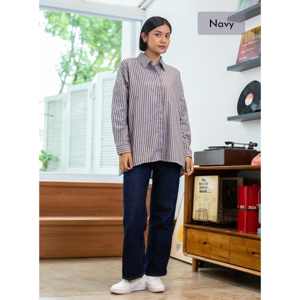 Ixora Mido Oversized Shirt - Kemeja Wanita Oversize Lengan Panjang Stripe Salur