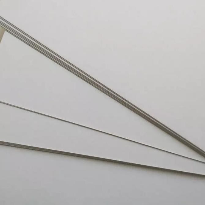 Kertas Tik (Bc) Brief Card 200 Gram Ukuran F4 Isi 100 Lembar