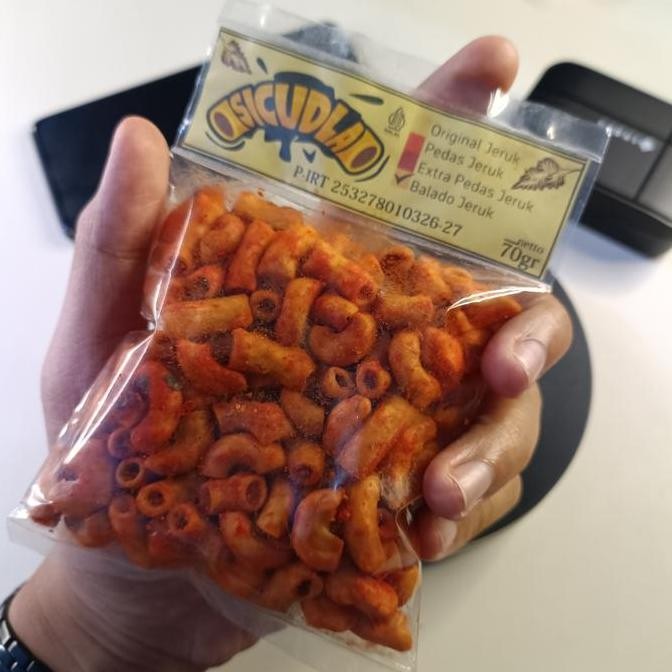 

New BONUS 3 - PAKET 10 PCS MAKARONI BANTET SICUDLA 70 GRAM Cemilan Pedas