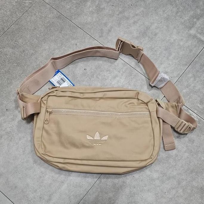 New Arrival AdidasOriginalTrefoilRifta Waistbag BeigeBnwt