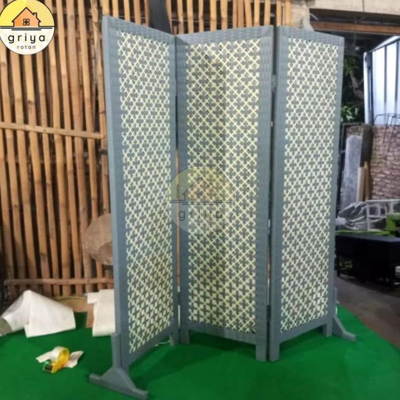 Pembatas Penyekat Ruangan Rotan Sintetis Minimalis