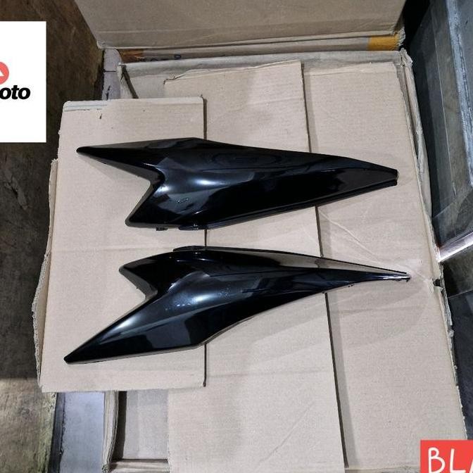 COVER BODY BELAKANG SAMPING KANAN KIRI HITAM KILAP HONDA BLADE 110 LAMA KARBURATOR TAHUN 2008 - 2011