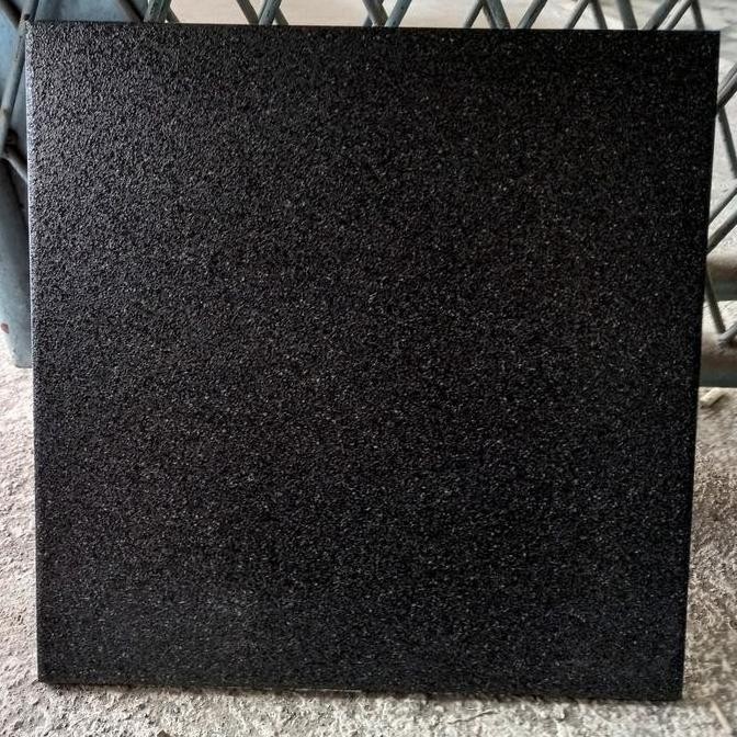KERAMIK LANTAI GARASI 40X40 KASAR ABU HITAM PUTIH GARIS BINTIK GRANITO