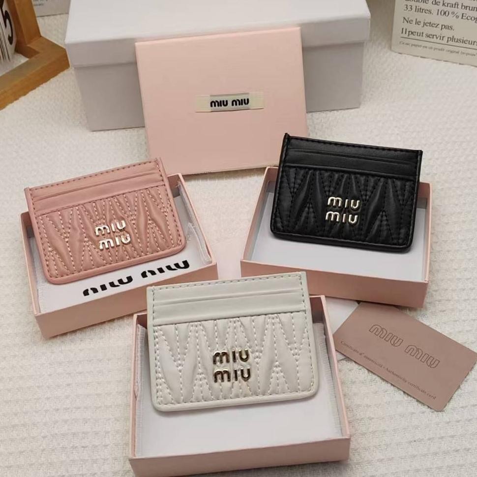 M Iu M Iu Matelasse Nappa Leather Card Holder Soft Pink Dompet Kartu Wanita Mu5931